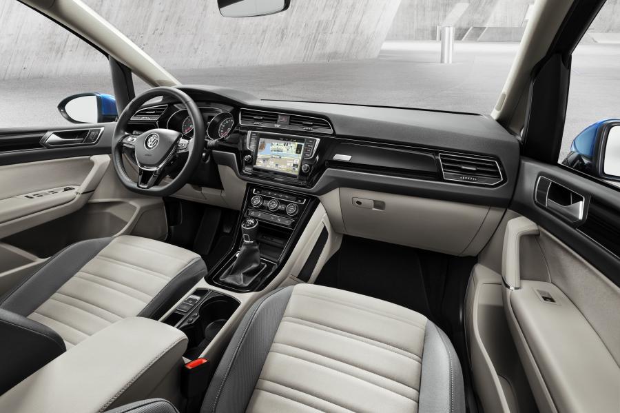  Volkswagen Touran 2015 года  (фото 7 из 26)